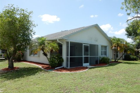 House in Port Charlotte, Florida 3 bedrooms, 139.45 sq.m. № 1780543 - photo 15