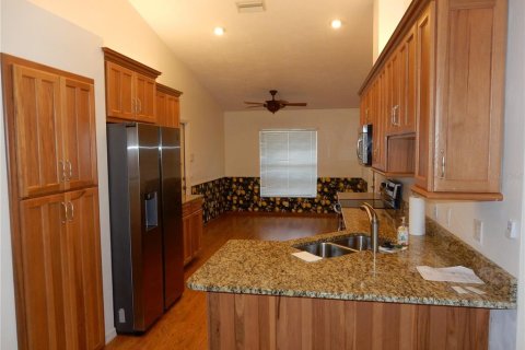 House in Port Charlotte, Florida 3 bedrooms, 139.45 sq.m. № 1780543 - photo 4