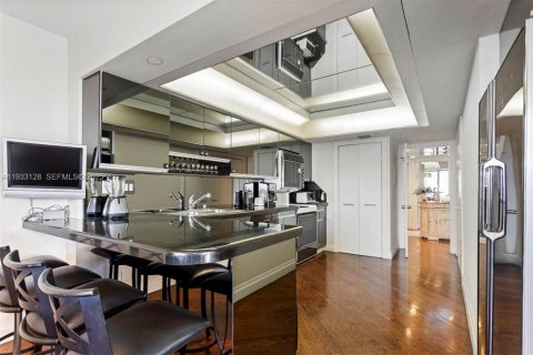 Condominio en venta en Aventura, Florida, 2 dormitorios, 175.31 m2 № 2035825 - foto 9