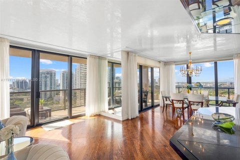 Condominio en venta en Aventura, Florida, 2 dormitorios, 175.31 m2 № 2035825 - foto 23