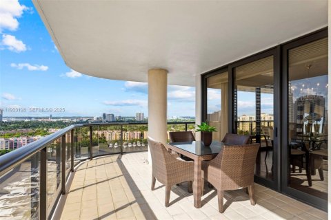 Condominio en venta en Aventura, Florida, 2 dormitorios, 175.31 m2 № 2035825 - foto 19