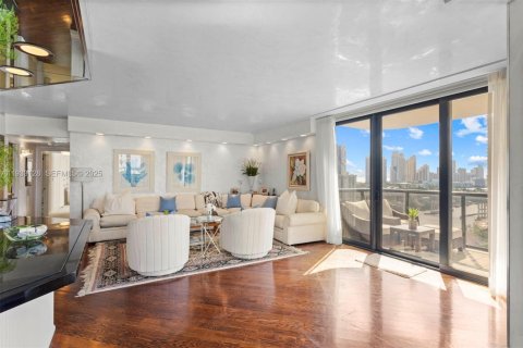 Condominio en venta en Aventura, Florida, 2 dormitorios, 175.31 m2 № 2035825 - foto 5