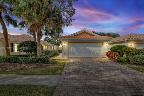 Villa ou maison à vendre à Stuart, Floride: 2 chambres, 141.95 m2 № 1996674 - photo 1