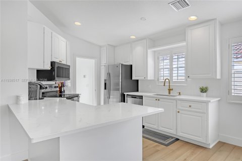 Villa ou maison à vendre à Stuart, Floride: 2 chambres, 141.95 m2 № 1996674 - photo 5