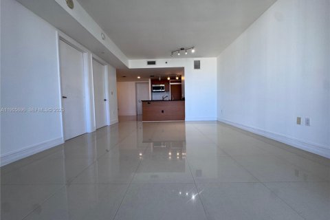 Condominio en alquiler en Miami, Florida, 1 dormitorio, 74.32 m2 № 1956383 - foto 11