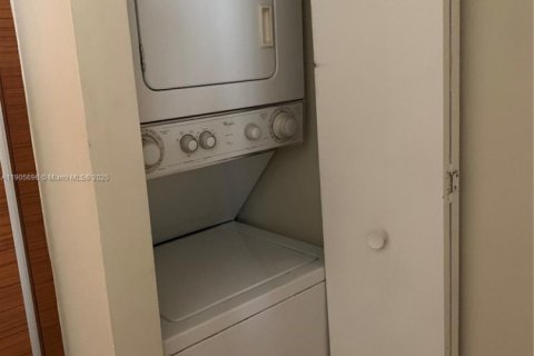 Снять в аренду кондоминиум в Майами, Флорида 1 спальня, 74.32м2, № 1956383 - фото 6