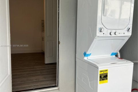 House in Miami, Florida 1 bedroom, 55.74 sq.m. № 1994719 - photo 22