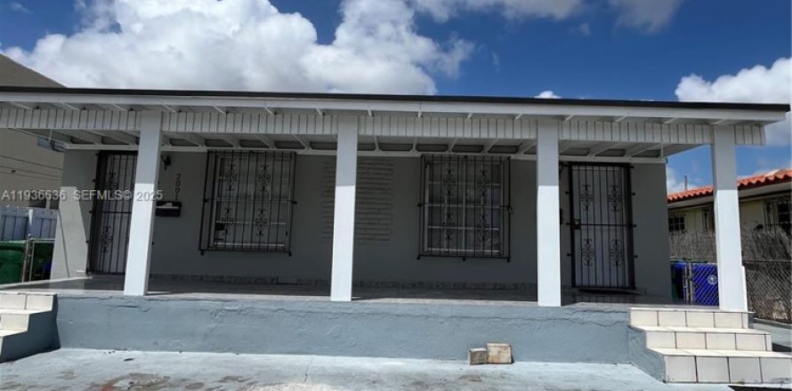 House in Miami, Florida 1 bedroom, 55.74 sq.m. № 1994719