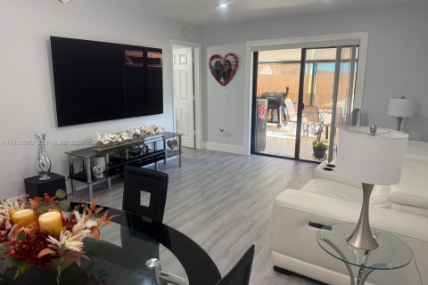 Adosado en alquiler en Homestead, Florida, 2 dormitorios, 80.64 m2 № 2011943 - foto 22