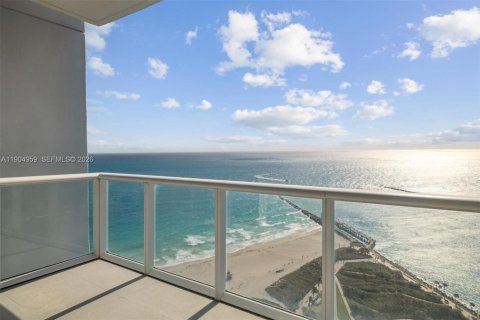 Condo in Miami Beach, Florida, 3 bedrooms  № 2060186 - photo 25