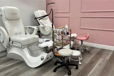 Купить коммерческую недвижимость в Суитуотер, Флорида № 1972905 - фото 7