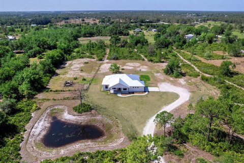 Casa en venta en Myakka City, Florida, 4 dormitorios, 241.08 m2 № 1673247 - foto 2