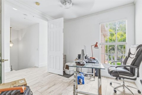 Adosado en venta en Sarasota, Florida, 3 dormitorios, 193.79 m2 № 2124122 - foto 25