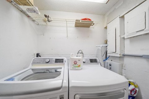 Casa en venta en Sarasota, Florida, 3 dormitorios, 103.86 m2 № 2222729 - foto 27