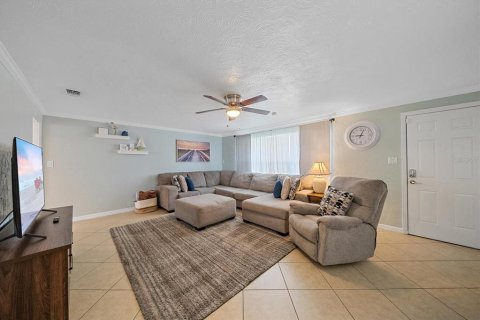 Casa en venta en Sarasota, Florida, 3 dormitorios, 103.86 m2 № 2222729 - foto 6