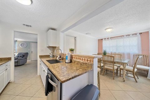 Casa en venta en Sarasota, Florida, 3 dormitorios, 103.86 m2 № 2222729 - foto 13