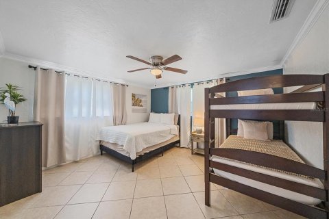 Casa en venta en Sarasota, Florida, 3 dormitorios, 103.86 m2 № 2222729 - foto 16