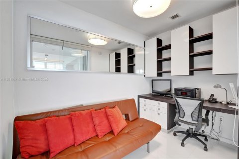 Condo in Sunny Isles Beach, Florida, 3 bedrooms  № 1975932 - photo 14