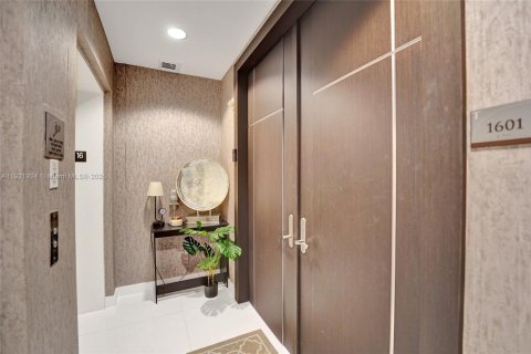 Condo in Sunny Isles Beach, Florida, 3 bedrooms  № 1975932 - photo 4