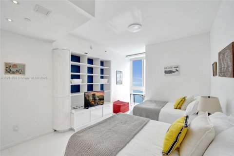 Condo in Sunny Isles Beach, Florida, 3 bedrooms  № 1975932 - photo 20