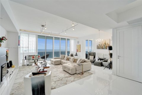 Condo in Sunny Isles Beach, Florida, 3 bedrooms  № 1975932 - photo 7