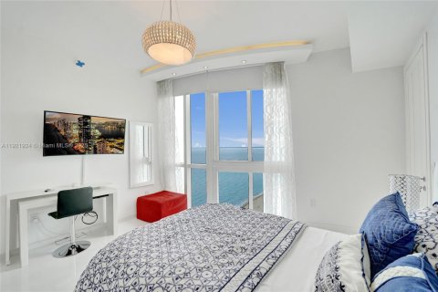 Condo in Sunny Isles Beach, Florida, 3 bedrooms  № 1975932 - photo 17