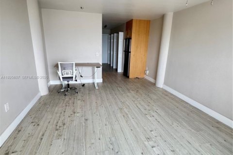 Copropriété à louer à North Bay Village, Floride: 41.16 m2 № 1984055 - photo 6