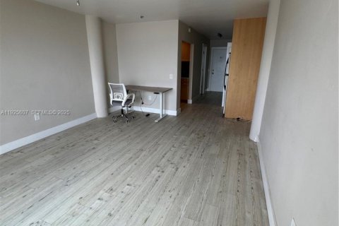 Copropriété à louer à North Bay Village, Floride: 41.16 m2 № 1984055 - photo 7