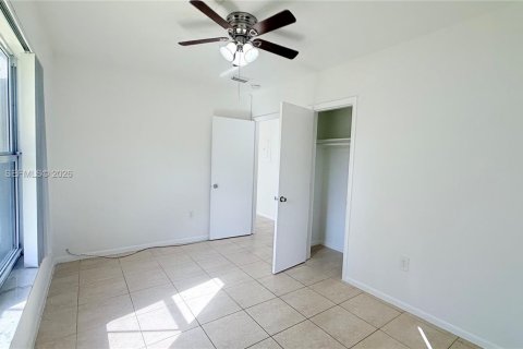 Снять в аренду виллу или дом в Норт-Майами-Бич, Флорида 3 спальни, 89.65м2, № 2051329 - фото 13