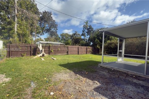 Снять в аренду виллу или дом в Норт-Майами-Бич, Флорида 3 спальни, 89.65м2, № 2051329 - фото 19