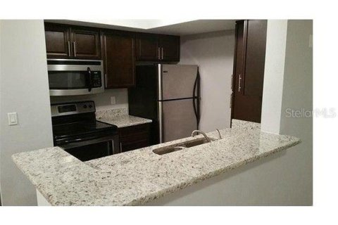 Copropriété à louer à Kissimmee, Floride: 2 chambres, 89.84 m2 № 2107982 - photo 2