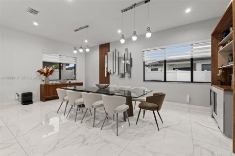 Villa ou maison à vendre à Doral, Floride: 5 chambres, 319.21 m2 № 2009858 - photo 22