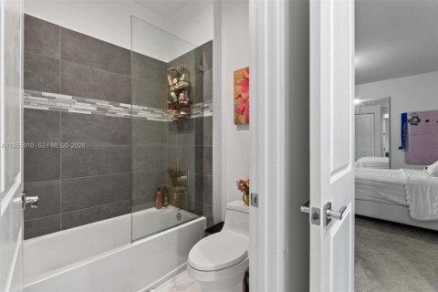 Villa ou maison à vendre à Doral, Floride: 5 chambres, 319.21 m2 № 2009858 - photo 27