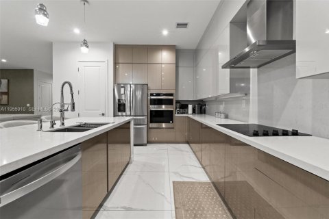 Villa ou maison à vendre à Doral, Floride: 5 chambres, 319.21 m2 № 2009858 - photo 11