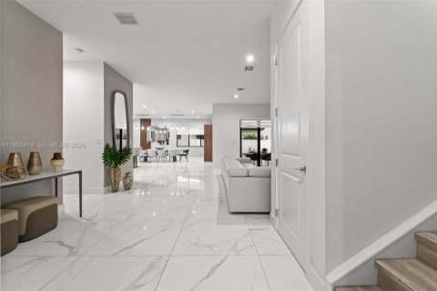 Villa ou maison à vendre à Doral, Floride: 5 chambres, 319.21 m2 № 2009858 - photo 5