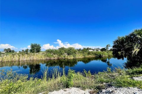 Land in Cape Coral, Florida № 2275692
