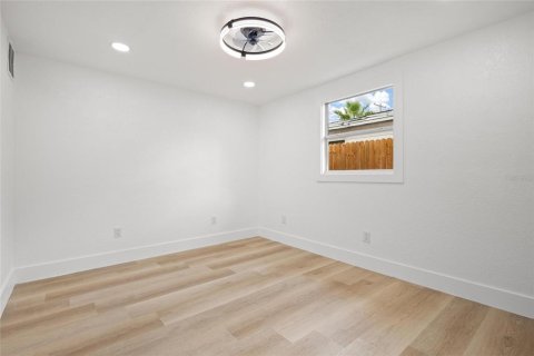 House in Tampa, Florida 3 bedrooms, 101.26 sq.m. № 1893790 - photo 12