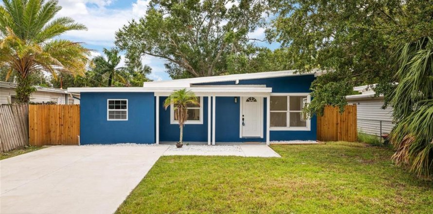 House in Tampa, Florida 3 bedrooms, 101.26 sq.m. № 1893790