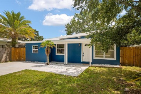 House in Tampa, Florida 3 bedrooms, 101.26 sq.m. № 1893790 - photo 3