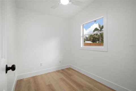 House in Tampa, Florida 3 bedrooms, 101.26 sq.m. № 1893790 - photo 18
