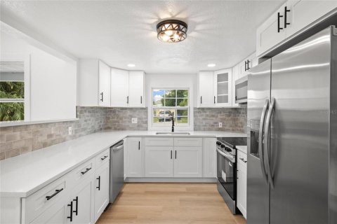 House in Tampa, Florida 3 bedrooms, 101.26 sq.m. № 1893790 - photo 9