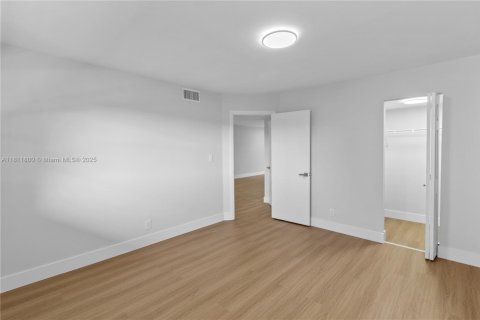 Condominio en venta en Tamarac, Florida, 2 dormitorios, 88.16 m2 № 1761689 - foto 8