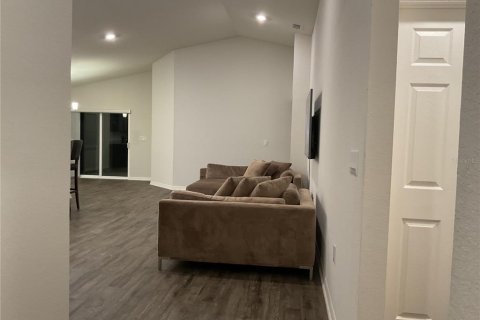 House in Winter Haven, Florida 4 bedrooms, 160.72 sq.m. № 1784590 - photo 6