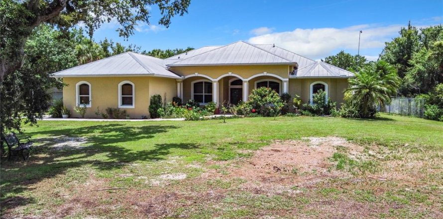 House in North Port, Florida 4 bedrooms, 240.06 sq.m. № 1798254