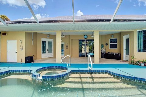 House in North Port, Florida 4 bedrooms, 240.06 sq.m. № 1798254 - photo 3
