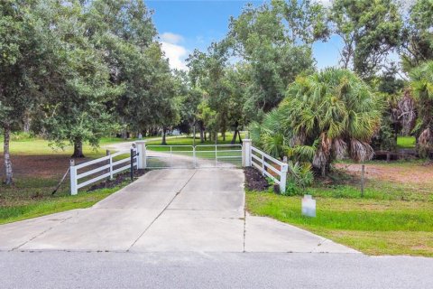 House in North Port, Florida 4 bedrooms, 240.06 sq.m. № 1798254 - photo 5
