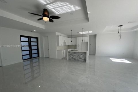 House in Lehigh Acres, Florida 4 bedrooms № 1752803 - photo 7