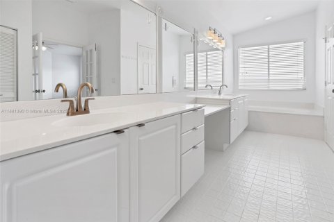 Villa ou maison à louer à Boca Raton, Floride: 5 chambres, 259.38 m2 № 1931053 - photo 22