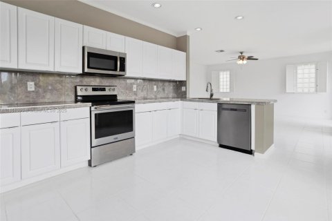 Villa ou maison à louer à Boca Raton, Floride: 5 chambres, 259.38 m2 № 1931053 - photo 12