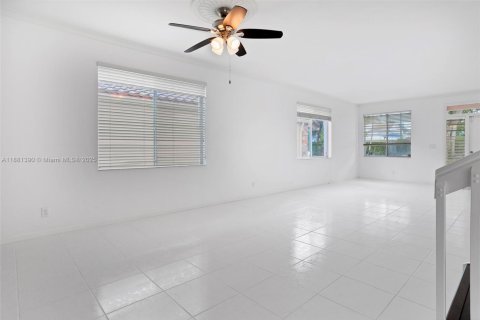 Villa ou maison à louer à Boca Raton, Floride: 5 chambres, 259.38 m2 № 1931053 - photo 2